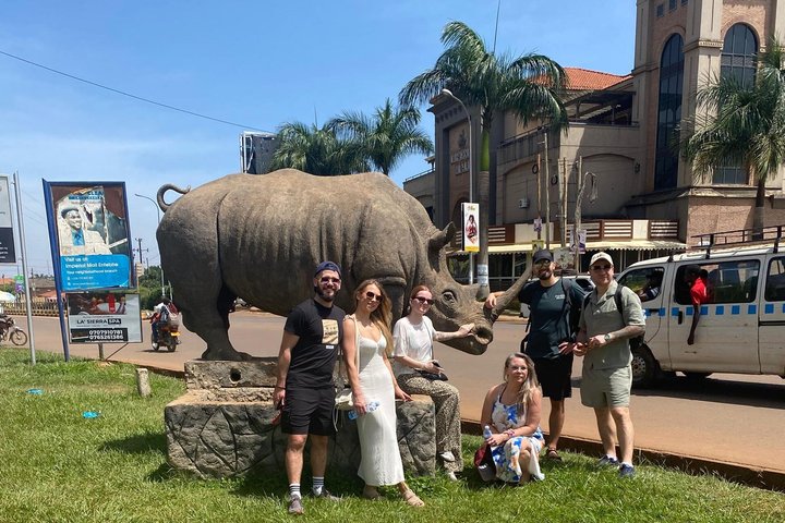 Entebbe Guided Walking Tour with Botanical Gardens & Rollex taste