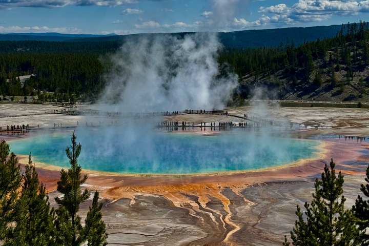 250th Celebration Yellowstone Open Air tour W/lunch and Souvenir