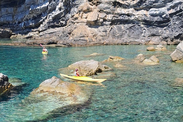 2-hour kayak excursion from Marina di Campo