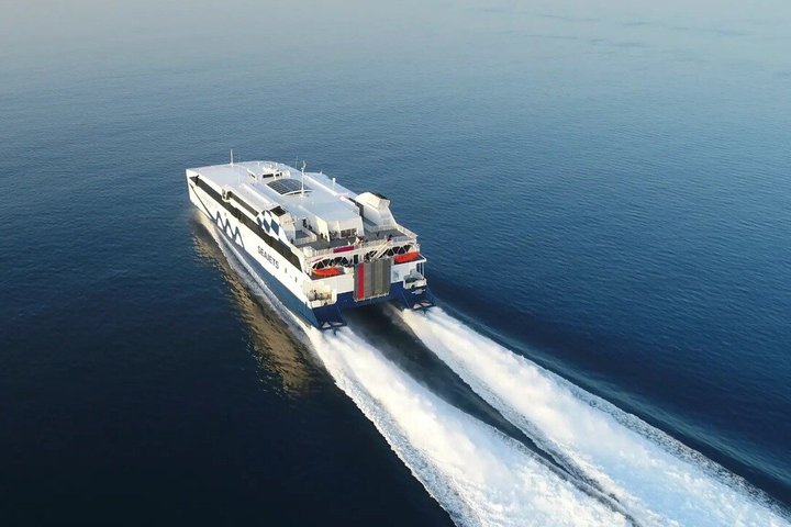 Ferry Transfer Between Athens and Tinos with Seajets