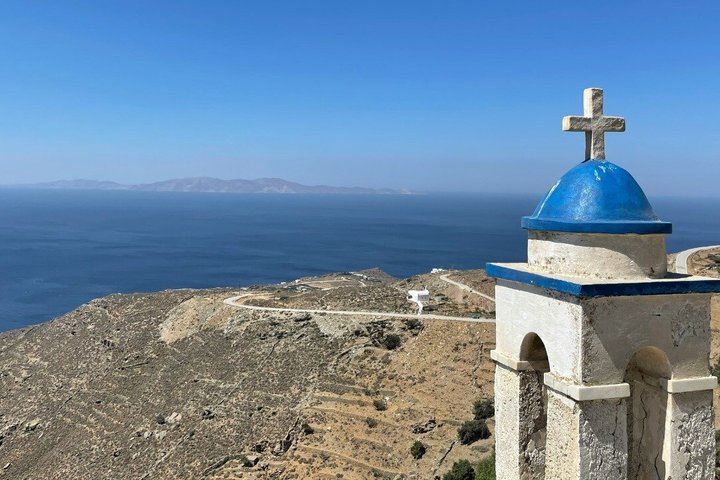 Ferry Transfer Between Athens and Tinos with Seajets