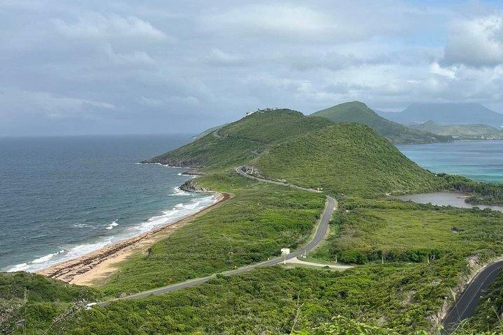 St kitts to Nevis-Liamuiga To Qualie one day two island tour