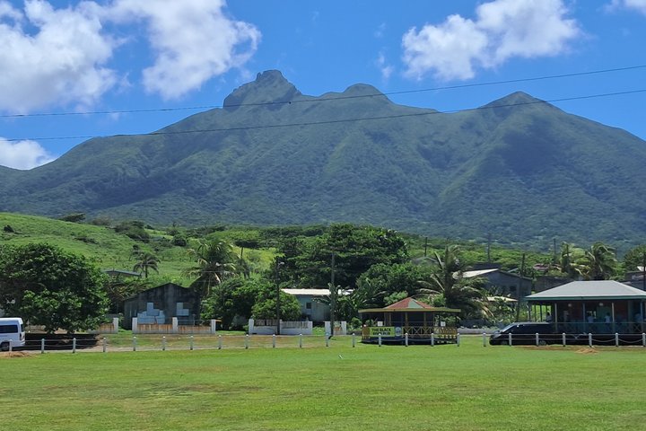 St kitts to Nevis-Liamuiga To Qualie one day two island tour