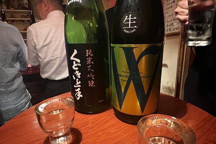 Osaka Local Izakaya Hopping: Food, Drinks & Nightlife
