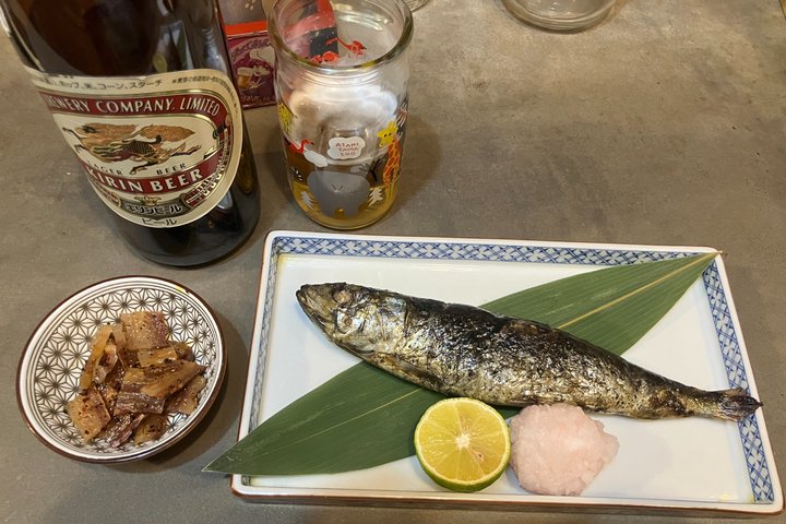 Osaka Local Izakaya Hopping: Food, Drinks & Nightlife