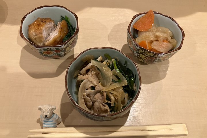 Osaka Local Izakaya Hopping: Food, Drinks & Nightlife