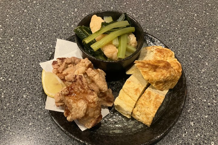 Osaka Local Izakaya Hopping: Food, Drinks & Nightlife