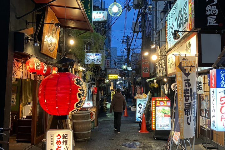Osaka Local Izakaya Hopping: Food, Drinks & Nightlife