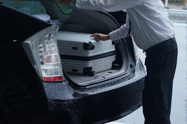 Private Airport Transfer: New Chitose Airport (CTS)→ Sapporo City