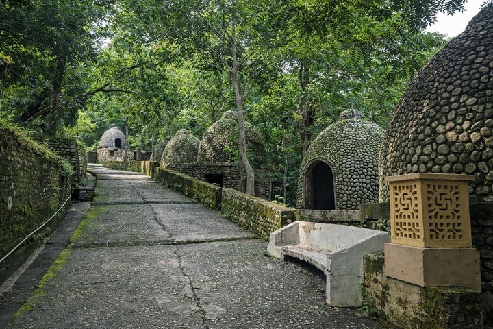 Rishikesh: Beatles Ashram Art & Meditation Heritage Walk