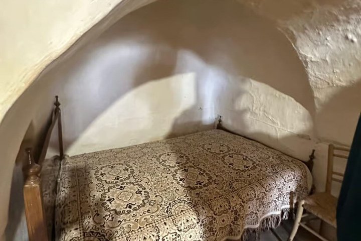 Tour : Alberobello, Ostuni, Locorotondo : Local Guide & Lunch