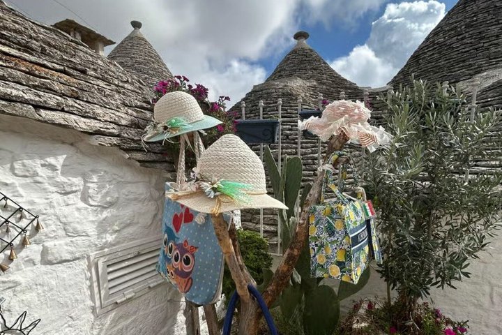 Tour : Alberobello, Ostuni, Locorotondo : Local Guide & Lunch