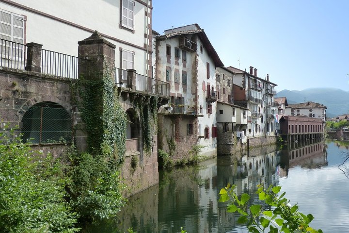 Day trip from Bayonne or Biarritz to Espelette & Zugarramurdi