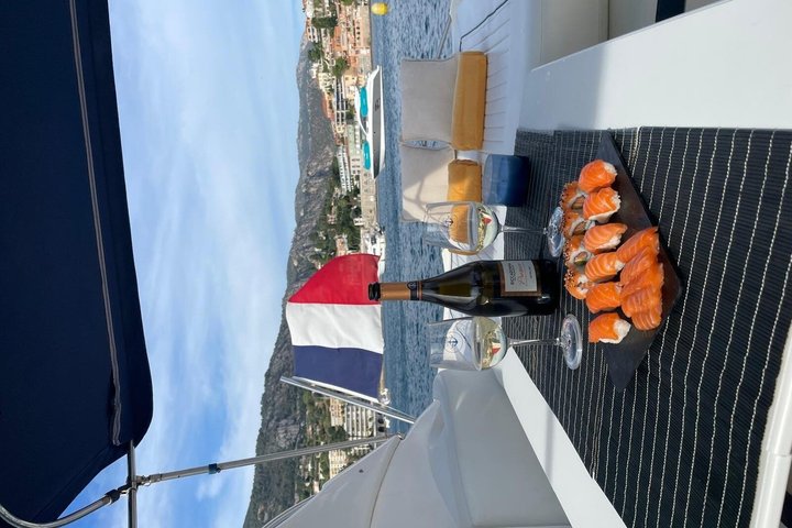 Private boat rental between Nice and Monaco