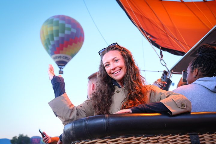 Balloon flight + Breakfast in cave + Pyramids + Pick up CDMX.