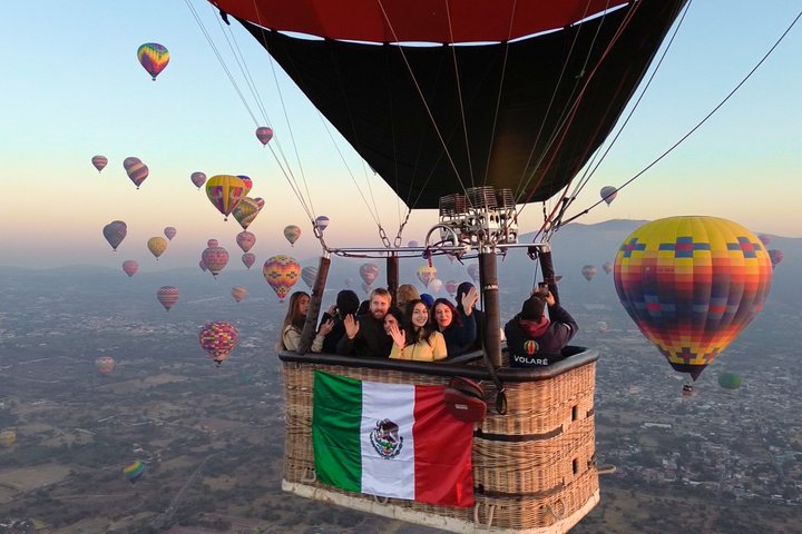 Balloon flight + Breakfast in cave + Pyramids + Pick up CDMX.
