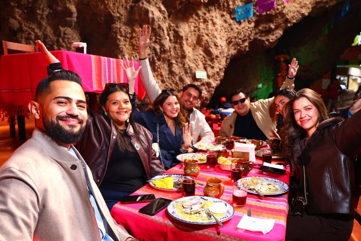 Balloon flight + Breakfast in cave + Pyramids + Pick up CDMX.