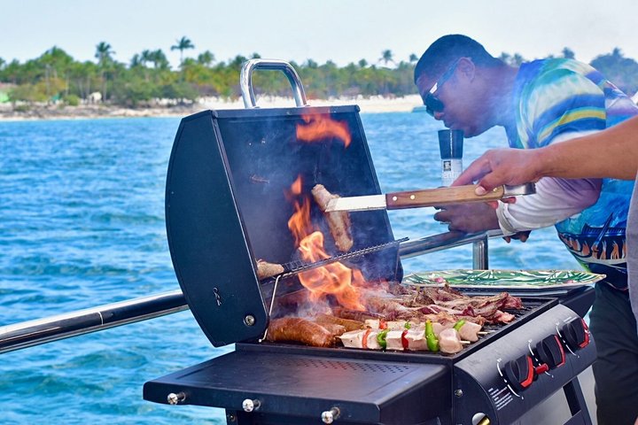 #1 Punta Cana Hip Hop Adults Only Party Boat with Open Bar & DJ