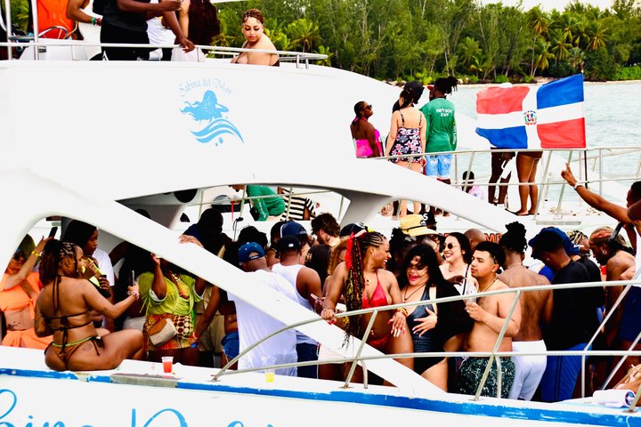 #1 Punta Cana Hip Hop Adults Only Party Boat with Open Bar & DJ
