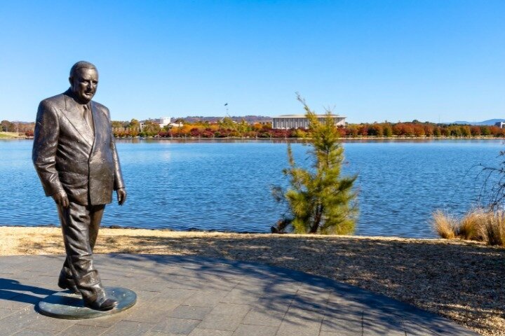 Canberra City Highlights Self Guided Walking Tour