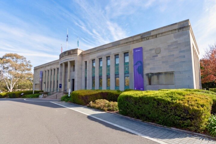 Canberra City Highlights Self Guided Walking Tour