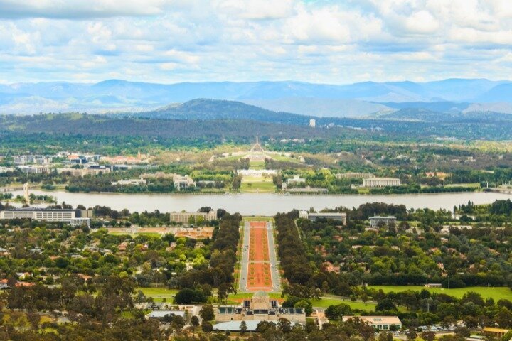 Canberra City Highlights Self Guided Walking Tour