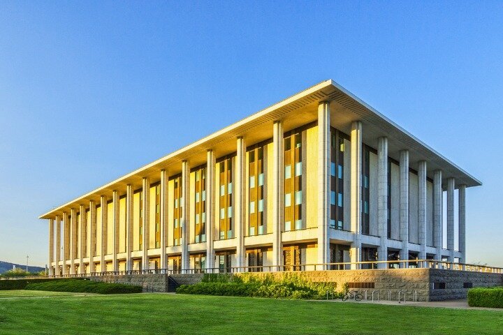 Canberra Power Peace and History Self Guided Walking Tour