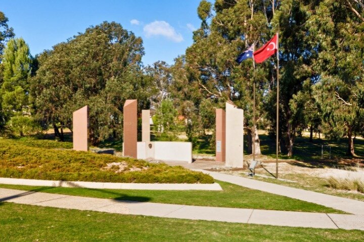 Canberra Power Peace and History Self Guided Walking Tour