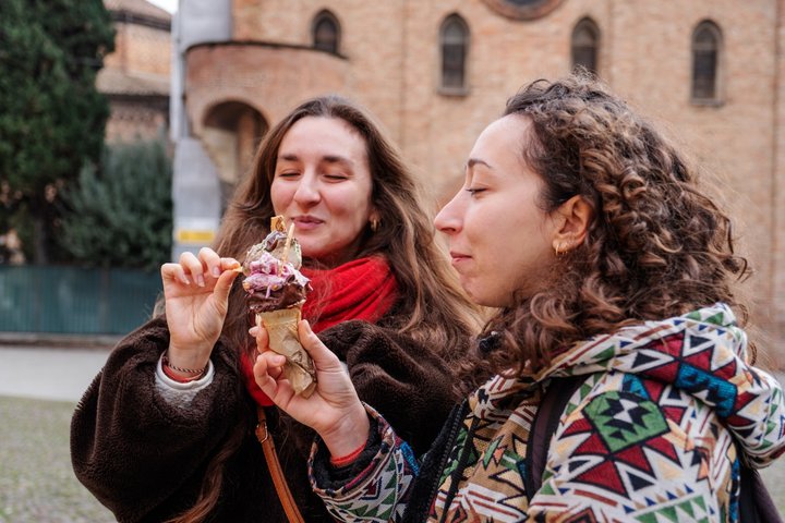 Bologna Food & Market Tour with Local Dishes, Pasta, Wines & More