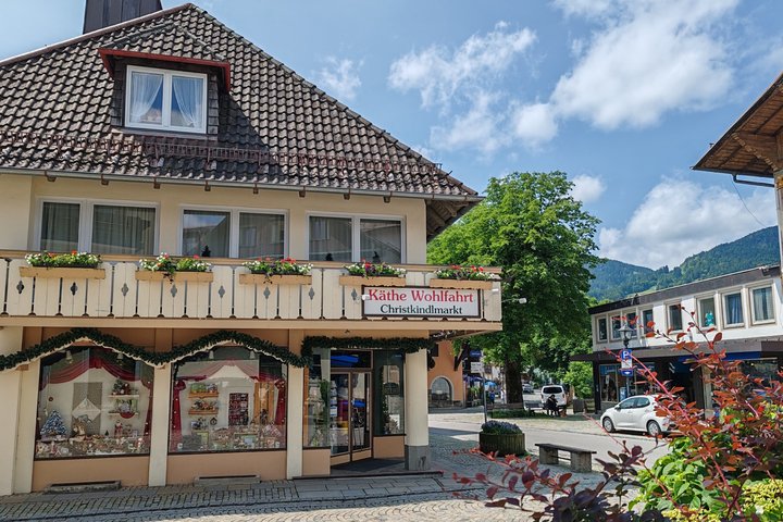 Munich: Neuschwanstein by Bus inc. Oberammergau OR Alpine Coaster