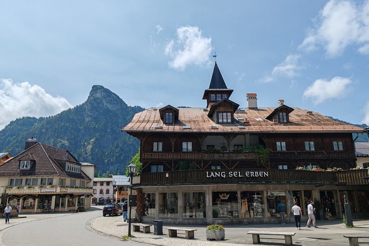 Munich: Neuschwanstein by Bus inc. Oberammergau OR Alpine Coaster