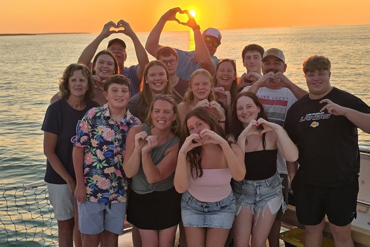 Islamorada Sunset Cruise with Champagne Toast and Snacks