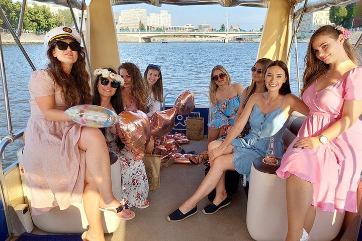 Wroclaw: Premium Catamaran Cruise at BARBARKA Riverside Bar