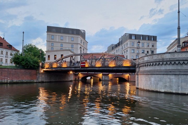 Wroclaw: Premium Catamaran Cruise at BARBARKA Riverside Bar