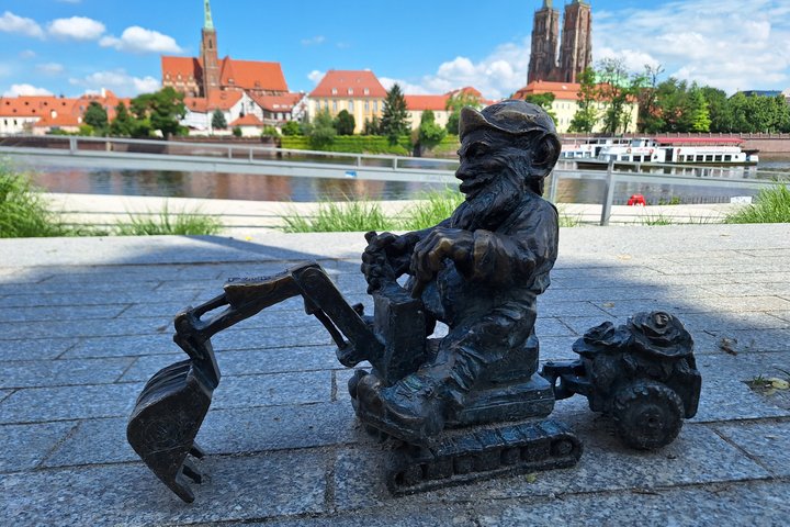 Wroclaw: Premium Catamaran Cruise at BARBARKA Riverside Bar