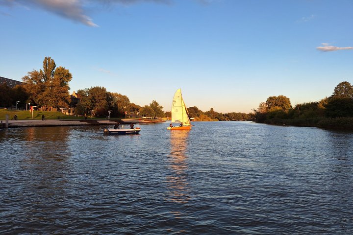 Wroclaw: Premium Catamaran Cruise at BARBARKA Riverside Bar