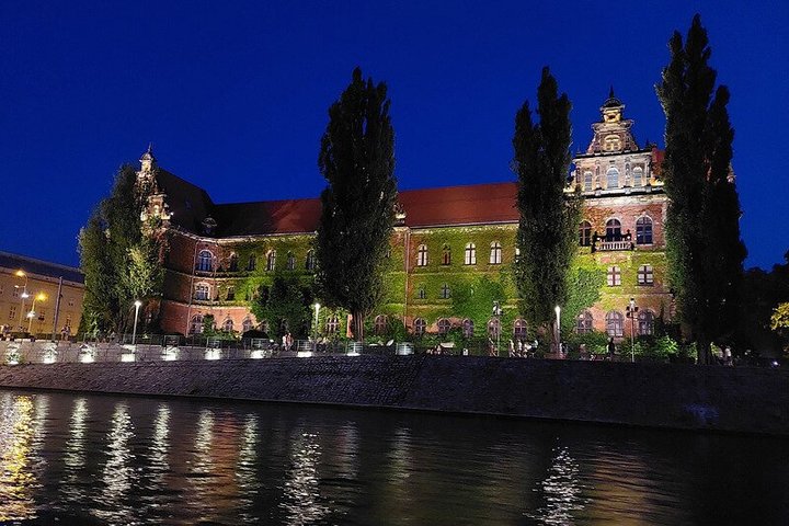 Wroclaw: Premium Catamaran Cruise at BARBARKA Riverside Bar