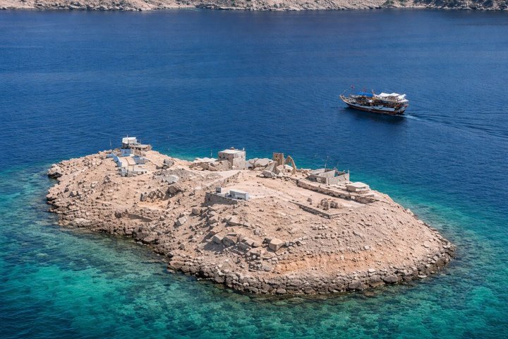 Musandam Khasab Overnight Dhow Cruise with BBQ Dinner