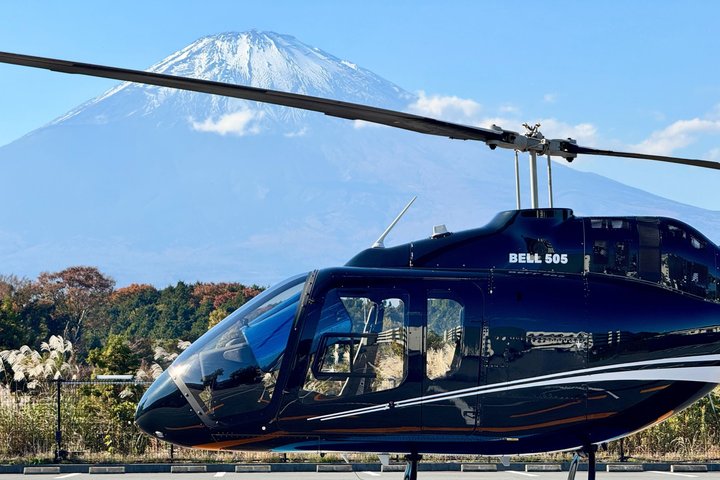 Gotemba Outlet : Mt.Fuji Helicopter Scenic Flight (15-min)