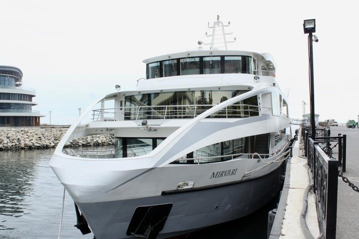 Baku's Most Beautiful Views: Premium Boat Experience