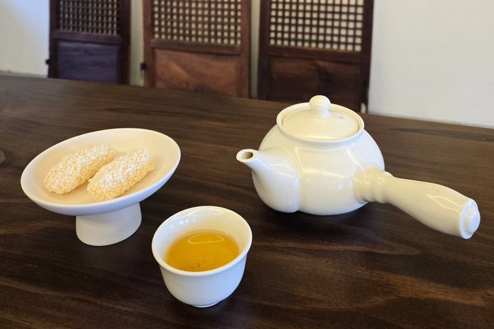 Small group Market Tour and Korean Cooking Class in Gyeongju