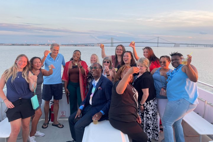 Evening Summer Cruise in Wilmington with Onboard Bar