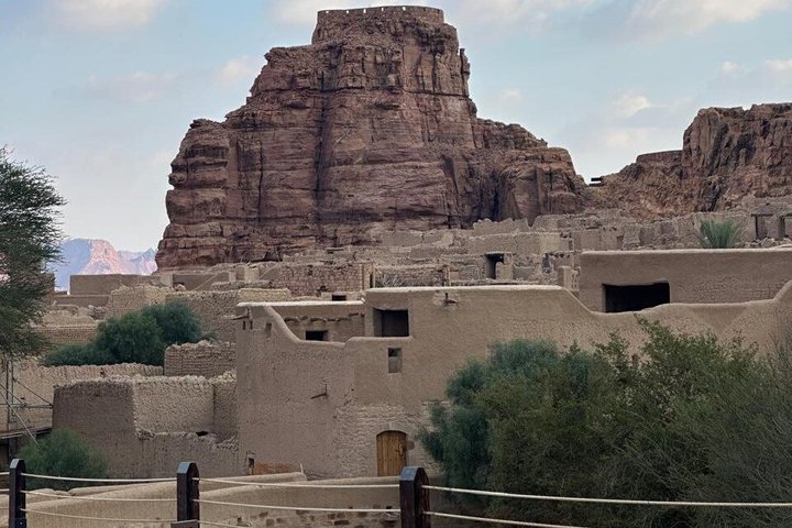AlUla wonders: Hegra , Elephant rock , Old town , harrat