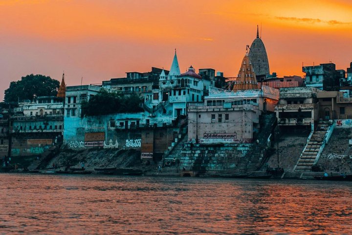 Varanasi Landmark Evening City Tour - Aarti, Boating & Witnessing the GOD