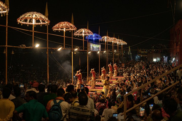 Varanasi Landmark Evening City Tour - Aarti, Boating & Witnessing the GOD