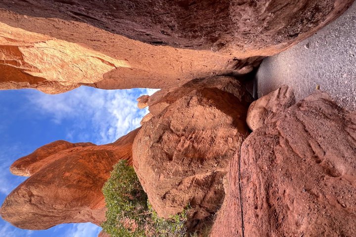Private Hike to Monkey Fingers Canyon