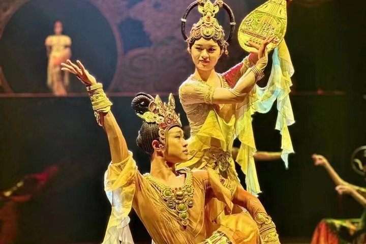 The Silk Road Show in Dunhaung with Transfer
