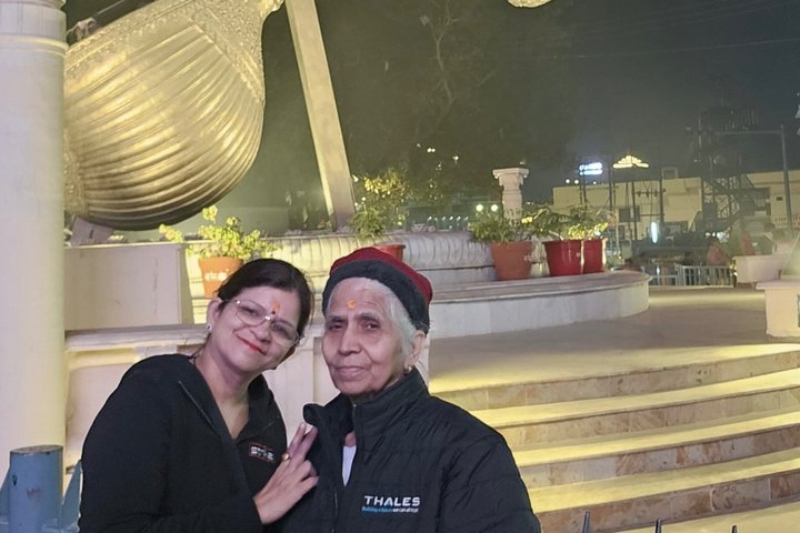 Ayodhya Private Tour & VIP Darshan -Special support for Seniors