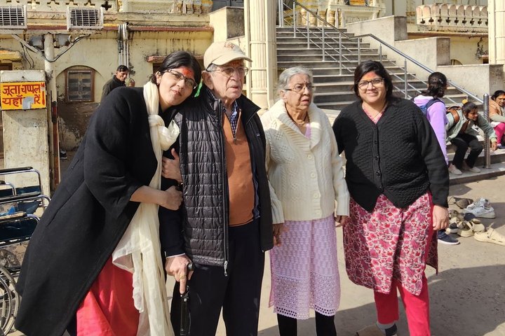 Ayodhya Private Tour & VIP Darshan -Special support for Seniors