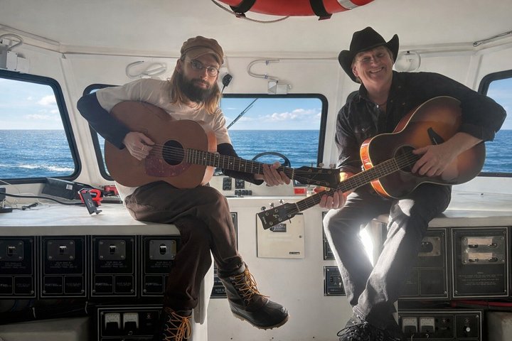 Solar harbour cruise with live music! (Optional lunch/dinner)